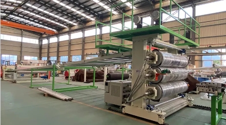 Application pratique de la technologie d'extrusion à haut rendement et économe en énergie dans les lignes de production de feuilles PS