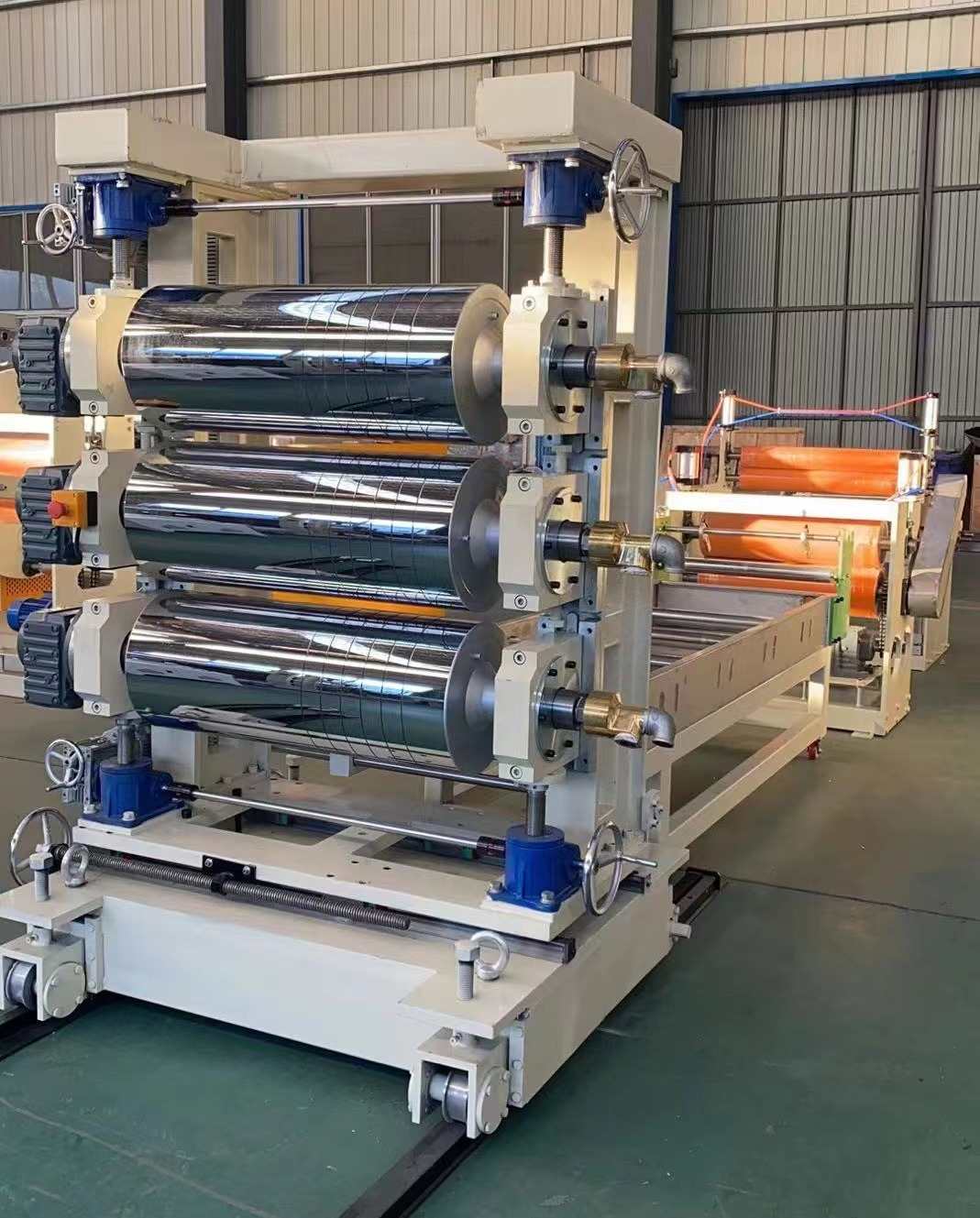 Qu'est-ce qu'une machine à rideaux de porte souples ?