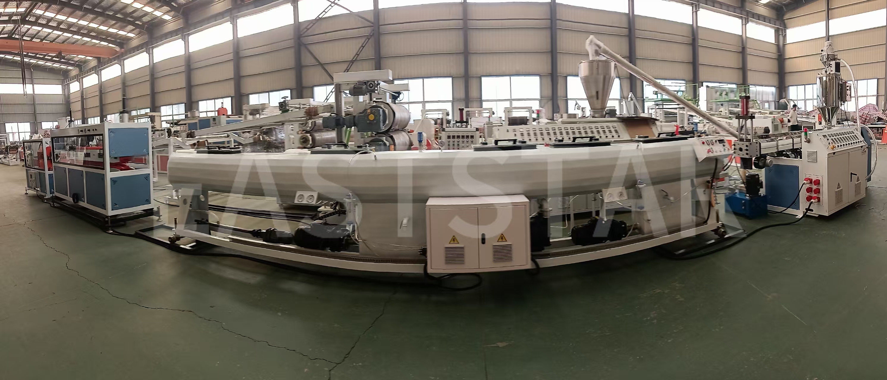 QINGDAO EASTSTAR achève l'expédition d'une ligne de production de tuyaux en PE, soutenant le développement des infrastructures palestiniennes