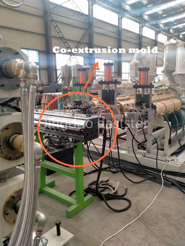 La ligne de production professionnelle de feuilles de coextrusion multicouche ABS permet une fabrication de matériaux composites haute performance