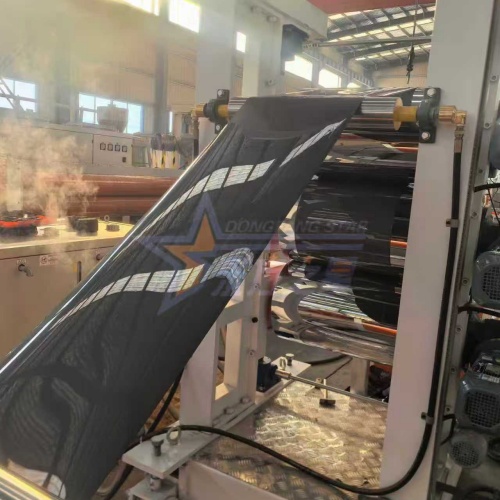 Un client de Dezhou inspecte l'équipement POK HIPS