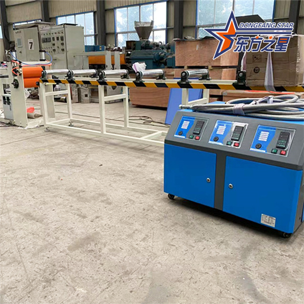 Machine à ruban de chevauchement pour joints de dilatation TPE